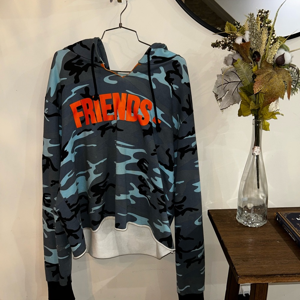 VLONE FRIENDS Hoodie size XL